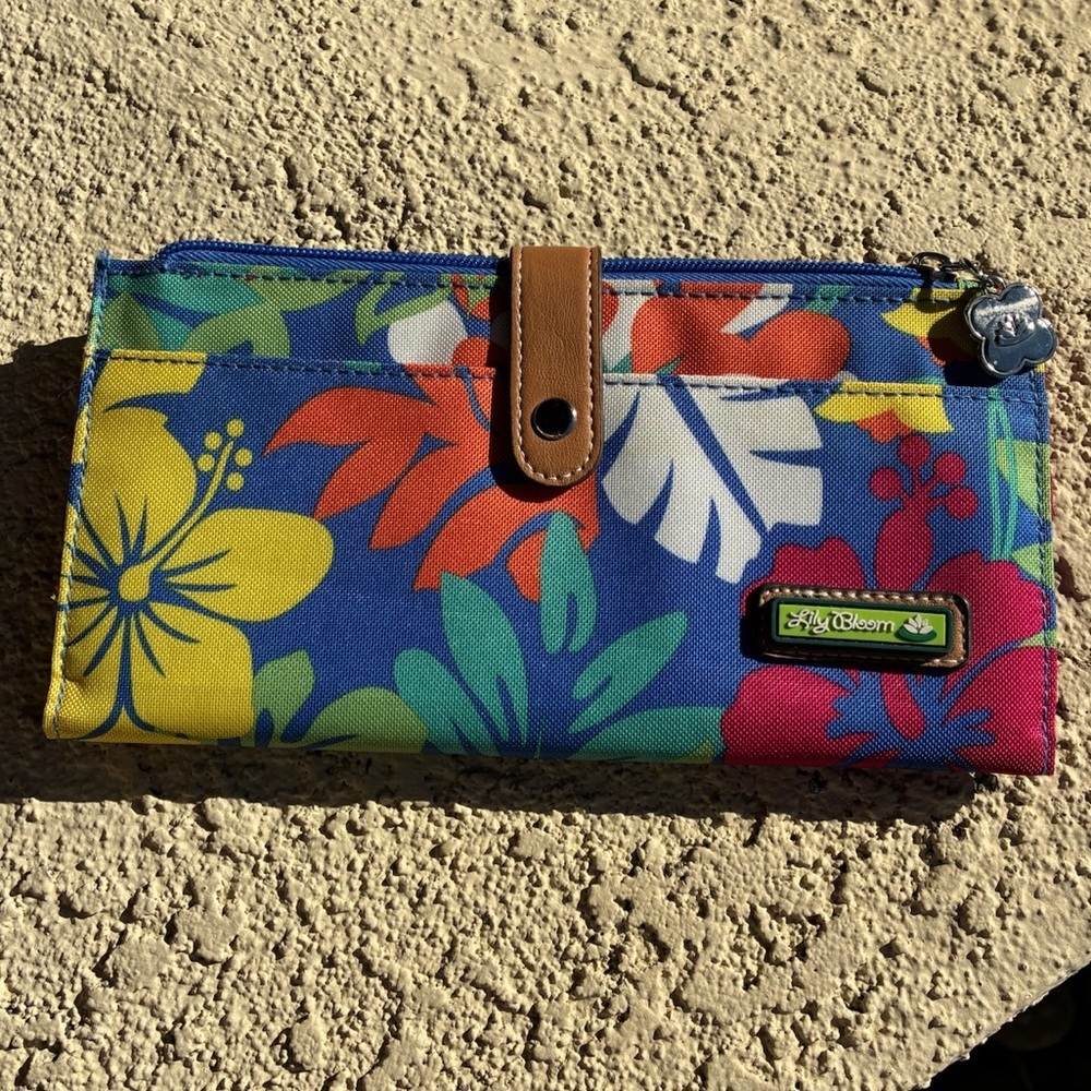 Lily Bloom Travel Wallet with Tropical Pattern